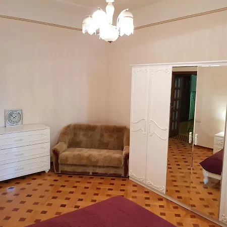 Superb Queen Apartment - Top Location, Deribasovskaya Apartment Odesa